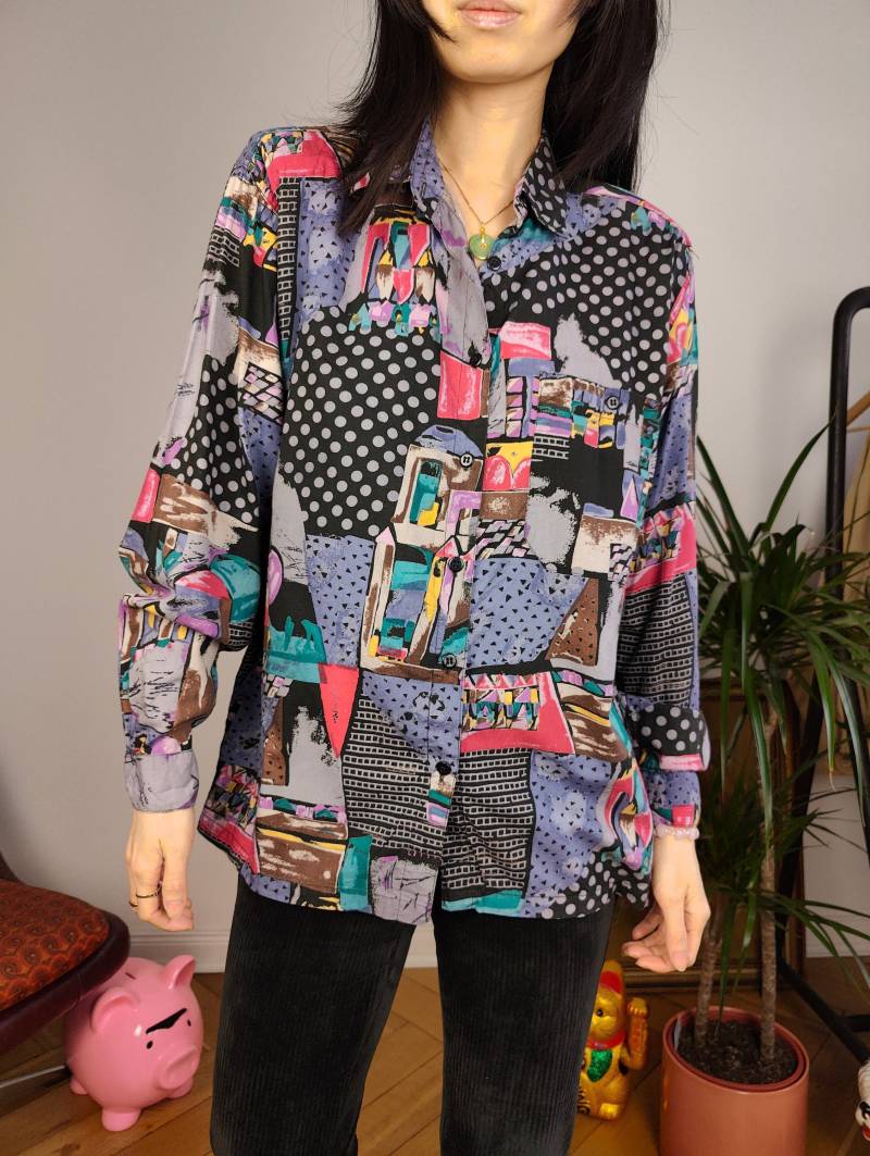 Vintage Baumwolle Viskose Bluse Shirt Schwarz Lila Art Crazy Print Muster Langarm Button Up Damen S-M von TheVintageTakeaway