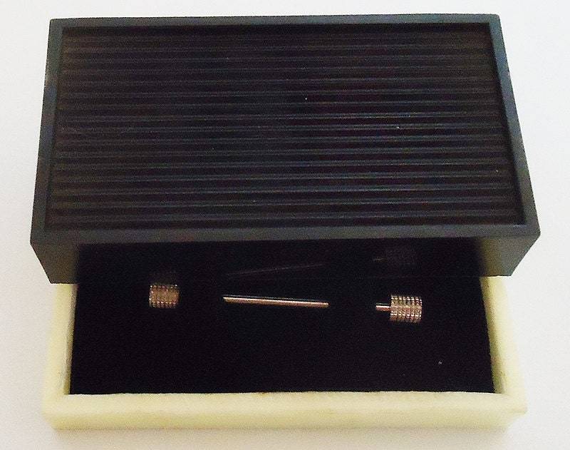 The Japanese Shirt Neck Slide in Box.60S von TheVintageUniverse