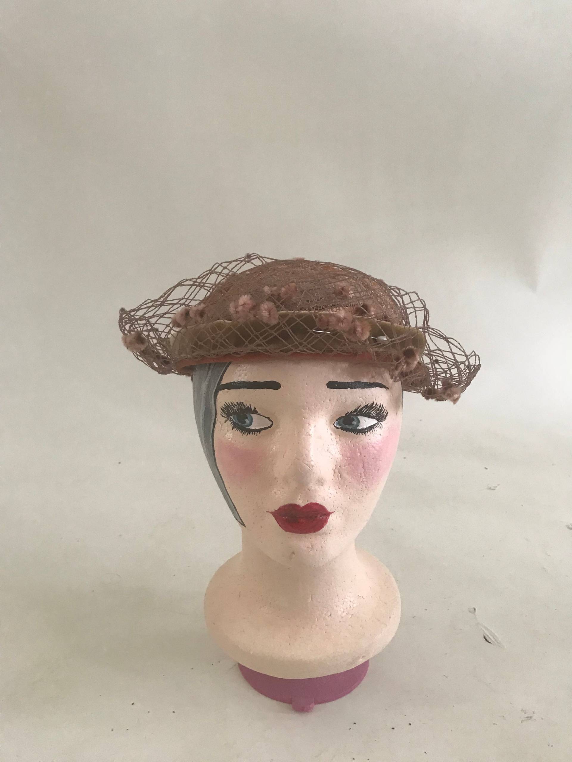 Vintage 1940Er 1950Er Mütze, Tüll, Netz, Samtschleife Und Chenille Dots. Haas Aquila Omaha Von Hazel von TheVintageVenusShop