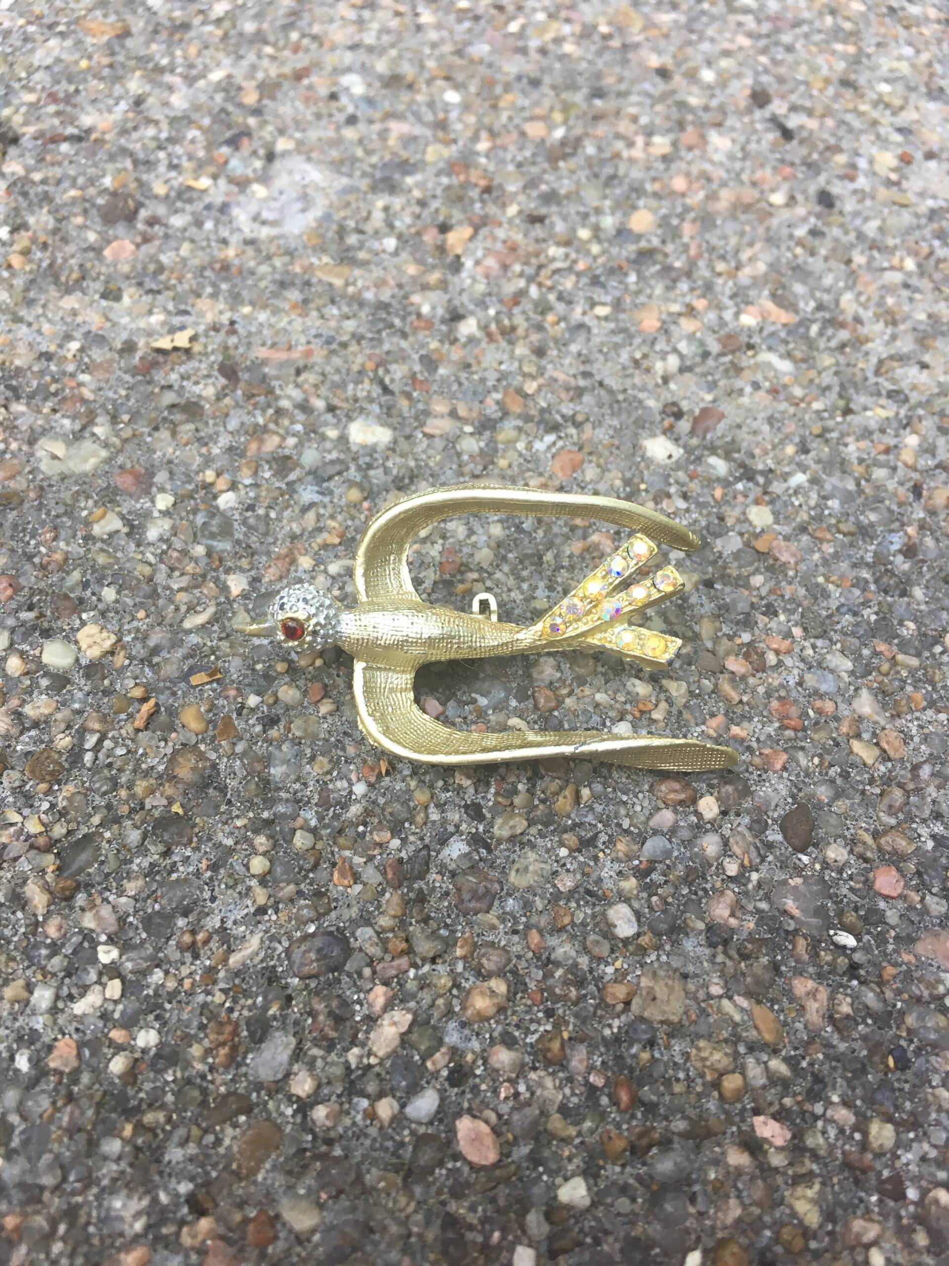 Vintage Gold Vogel-Pin von TheVintageVenusShop