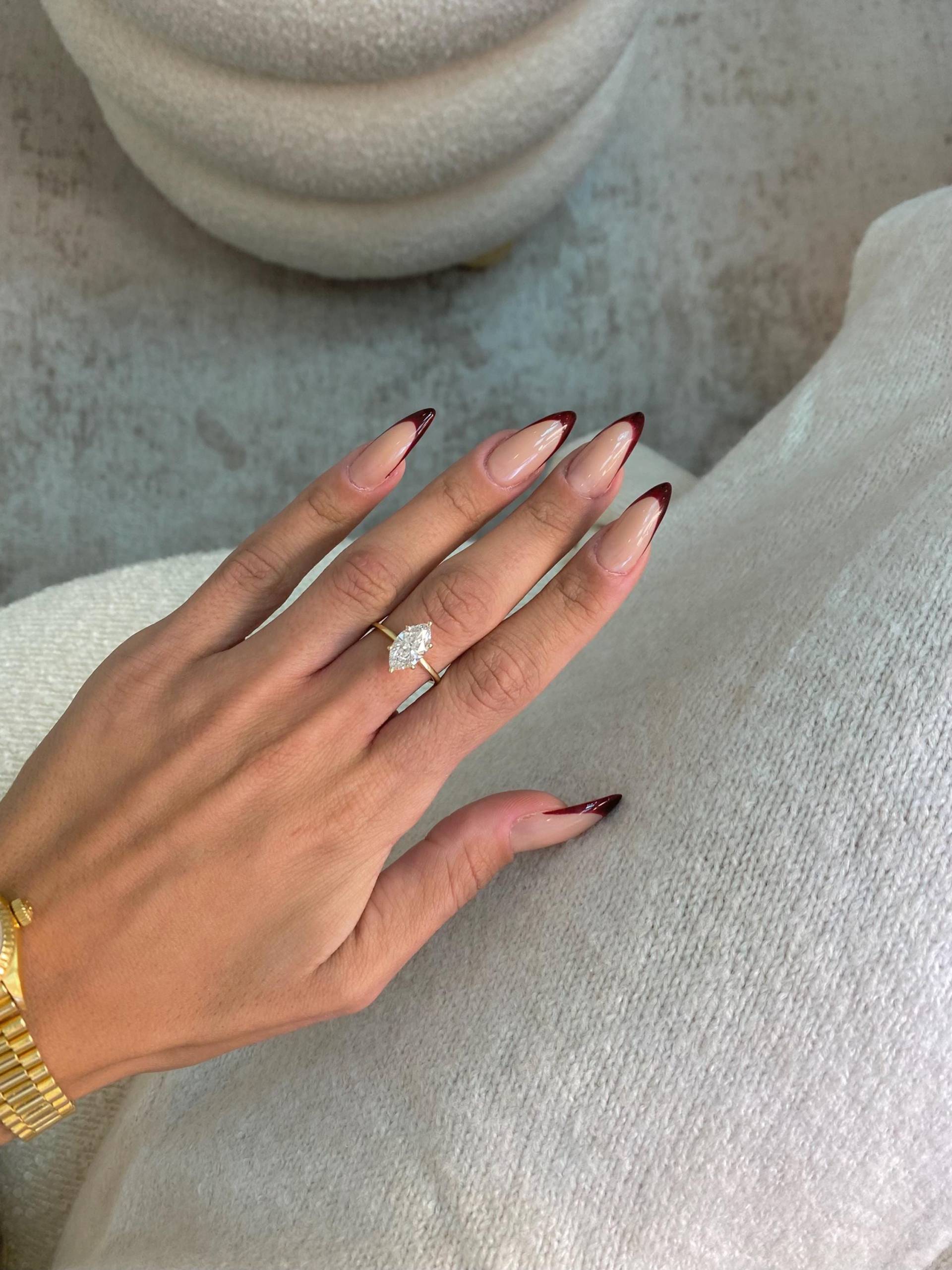 2 Karat Igi-Zertifizierte D-Farbe Vvs2 Klarheit Marquise Labor Gewachsener Diamant Solitär Versteckter Halo-Verlobungsring 14K Gelbgold von TheVividStone