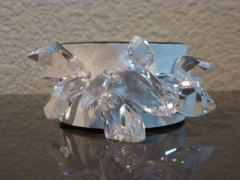 Geo Swarovski Crystal Cuff - Steinputz Narbenleder von TheWares