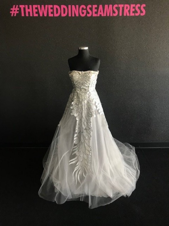 Silber Pfau Abendkleid Silber Pfau Abendkleid von TheWeddingSeamstress