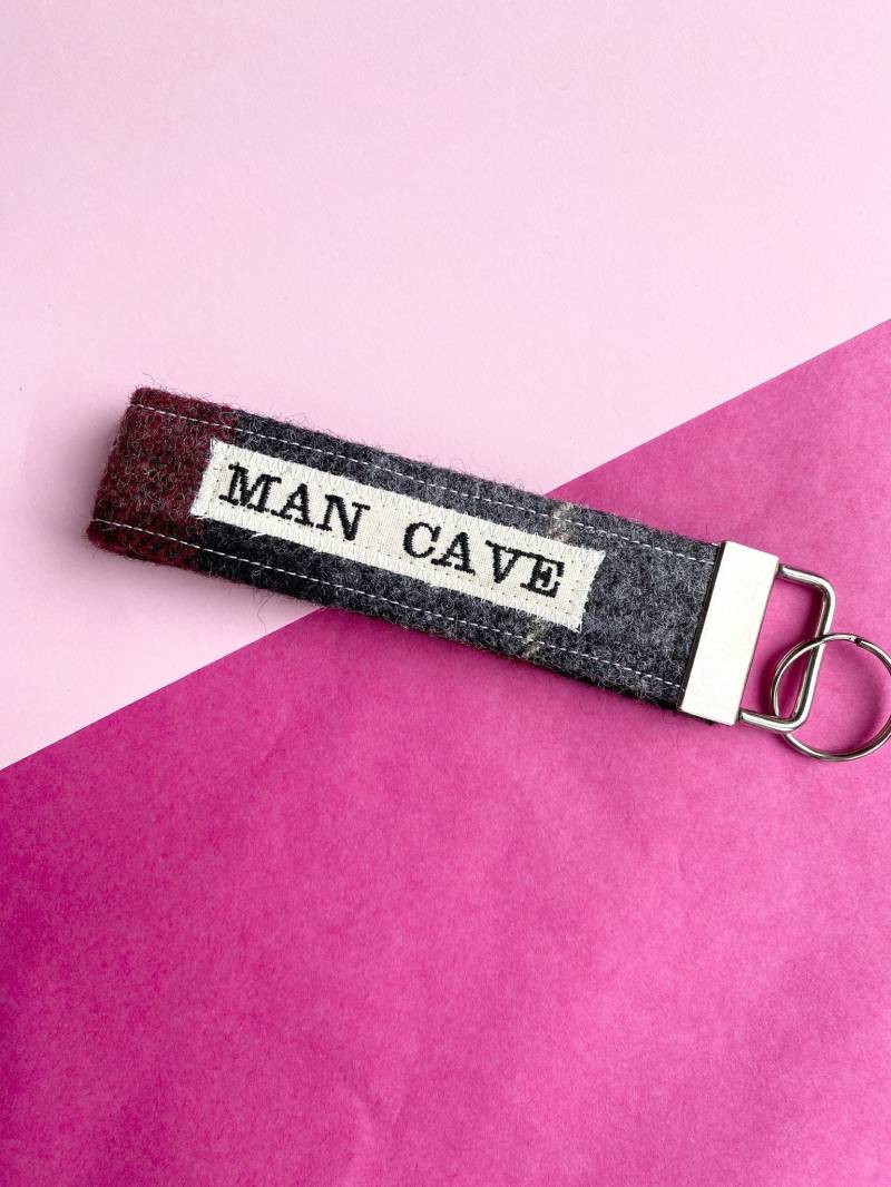 Man Cave Tweed Armband Stoff Schlüsselring - Keyring Keyfob von TheWeeLoft