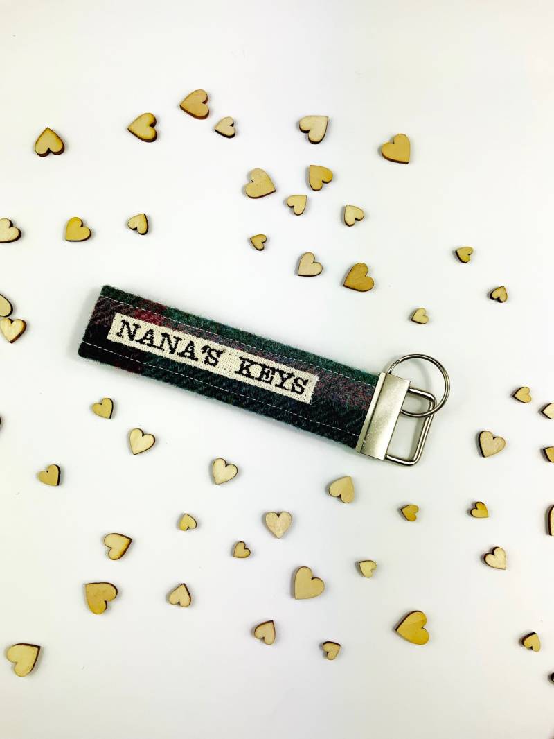 Nanas Schlüssel Schlüsselanhänger - Nana Geschenk Für Großmutter Tweed Muttertagsgeschenk von TheWeeLoft