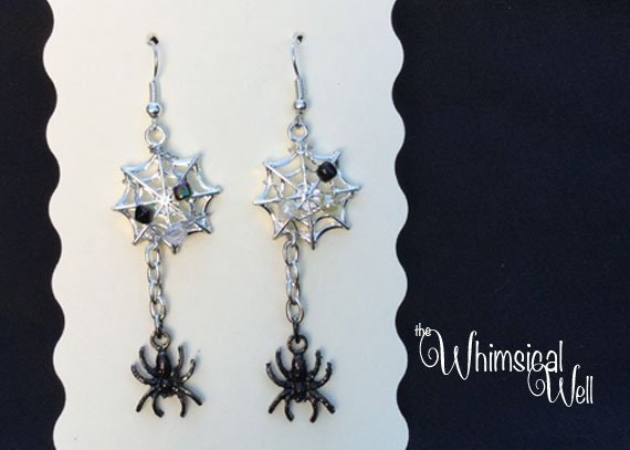J9 Glitter, Die Schwarz Und Silber Spider Web Hakenohrringe Awesomeness Für Halloween Perfekt von TheWhimsicalWell