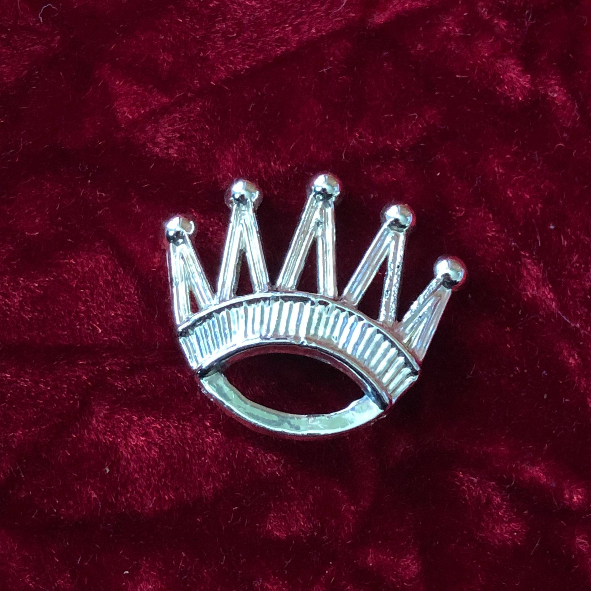 Funky Vintage 1950Er Silberfarbene Krone Brosche - Mid-Century Royalty von TheWickedGarden