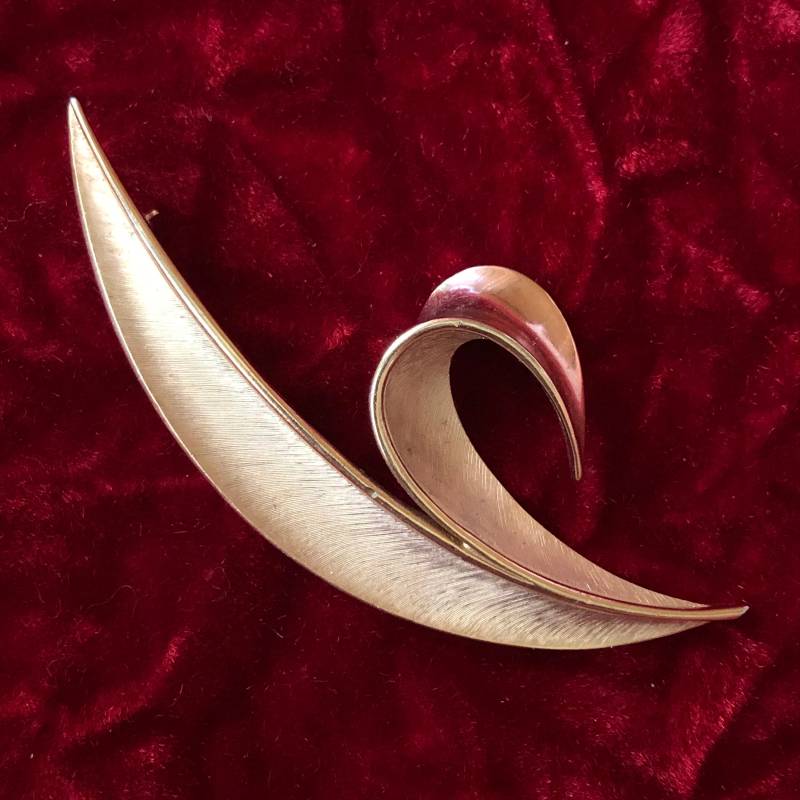 Große Mid-Century Signierte Trifari Gold-Ton Abstrakte Brosche - Krone Trifari Statement Pin von TheWickedGarden