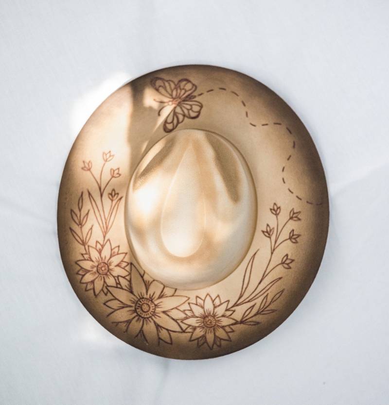 Handgebrannter Fedora, Hut Mit Breiter Krempe Beige Ombré Wollfilzhut Geblümten Schmetterling von TheWildFigShop