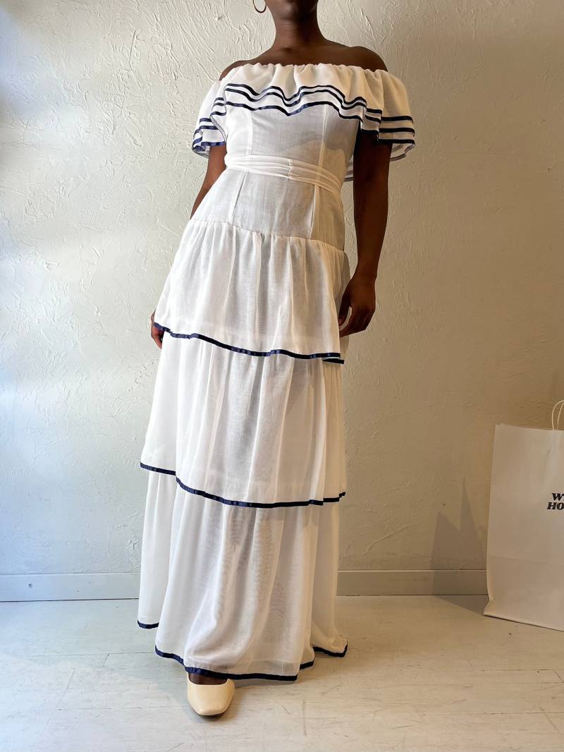 70Er Jahre "Roberta' Weiss Gestuftes Maxi Kleid/Medium von TheWildHoneyShop