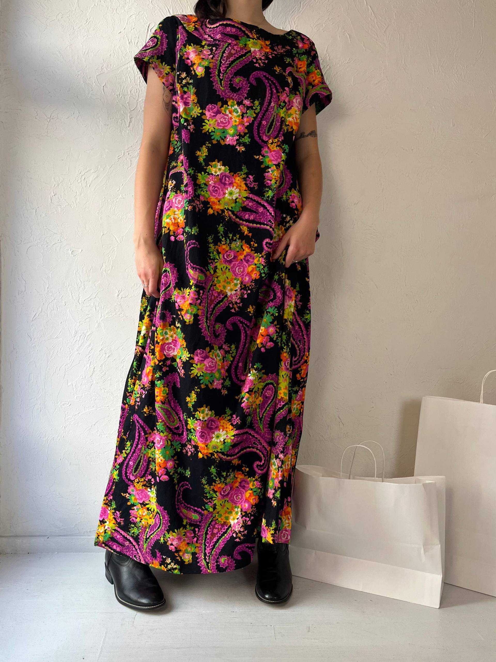 70S Handgemachtes Schwarzes Blumen Print Mumu Maxi Kleid/Medium von TheWildHoneyShop