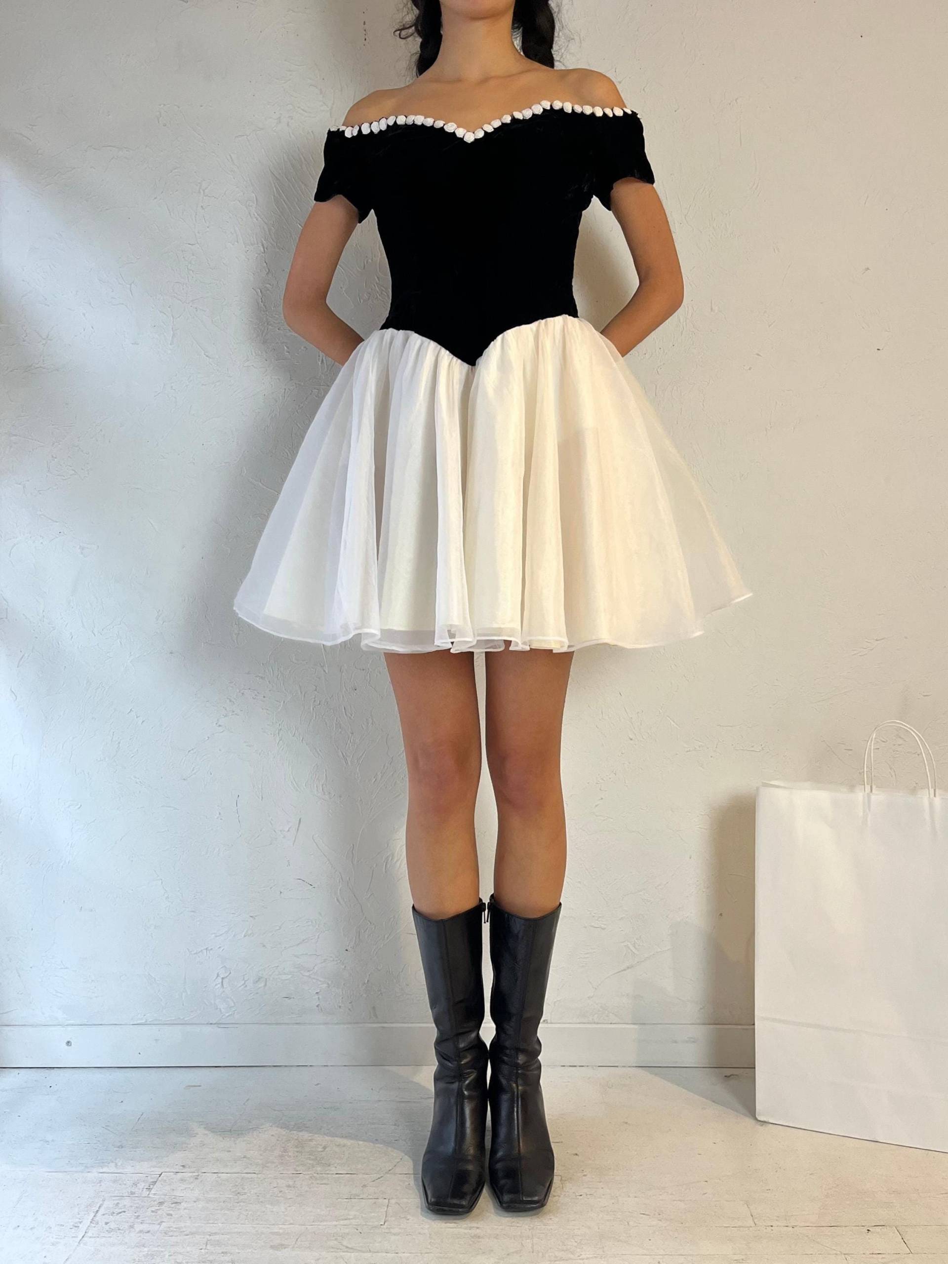 90Er Jahre "De Laru' Schwarzes Samt Mini Kleid/Small Medium von TheWildHoneyShop