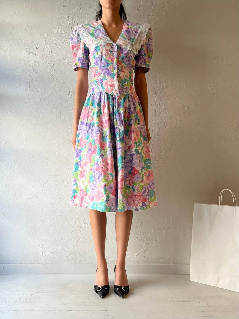 90Er Jahre "Joni Blair' Kragen Midi Kleid Mit Blumenmuster von TheWildHoneyShop