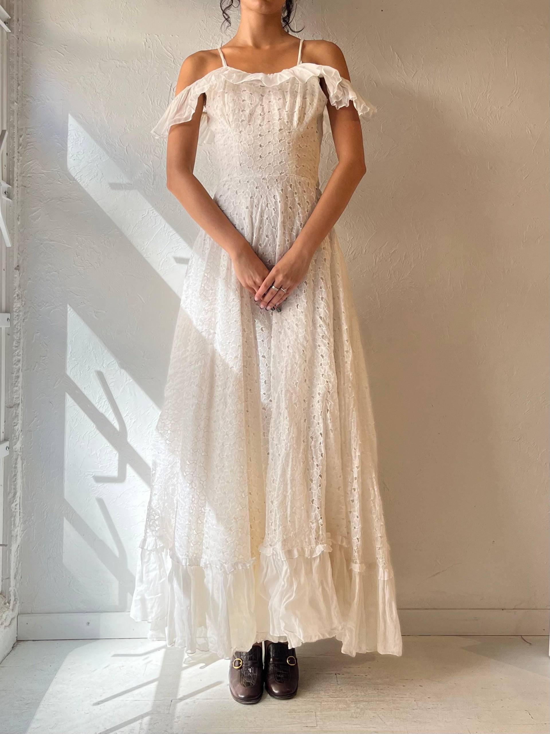 Vintage White Eyelet Brautkleid/Small von TheWildHoneyShop