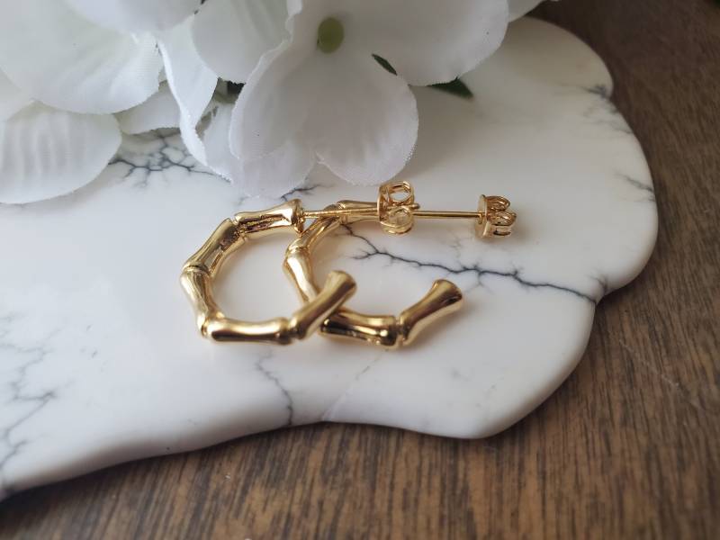 Bambus Post C Ohrringe in 18K Gold Über Messing von TheWildPoppyjewelco