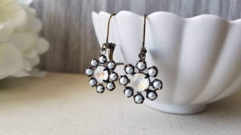 Vintage Inspirierte Strass - Und Perlenperlen Ohrringe in Bronze von TheWildPoppyjewelco