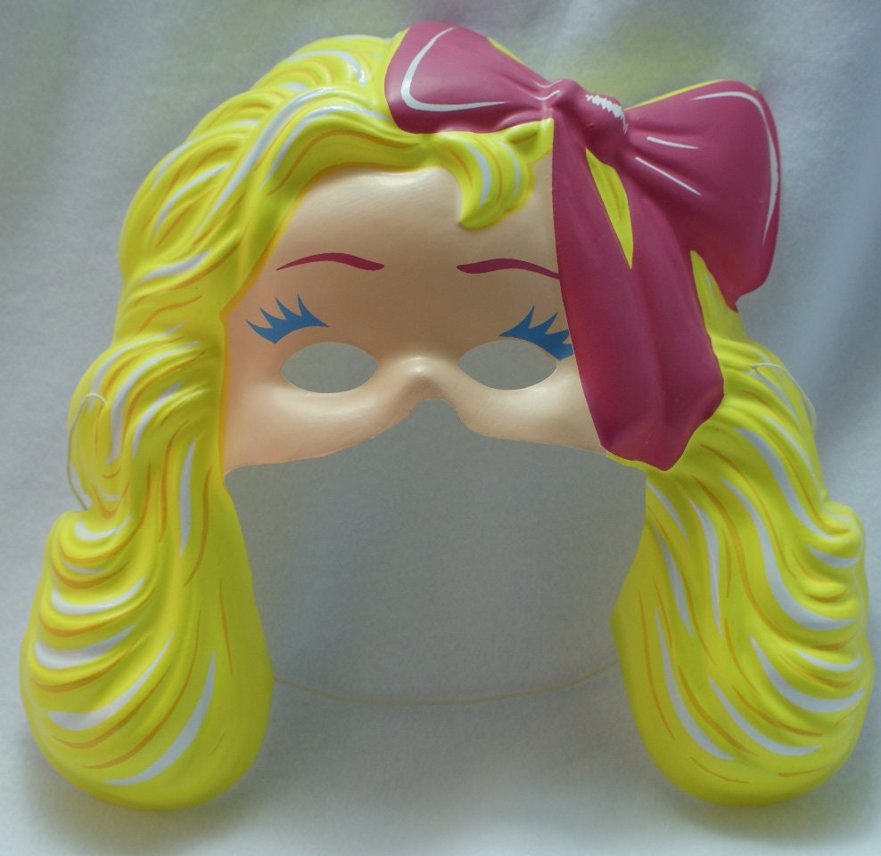 Vintage Fashion Barbie Mattel Halloween Maske Puppe Make-Up Style Blonde Blondie von TheWildRobot