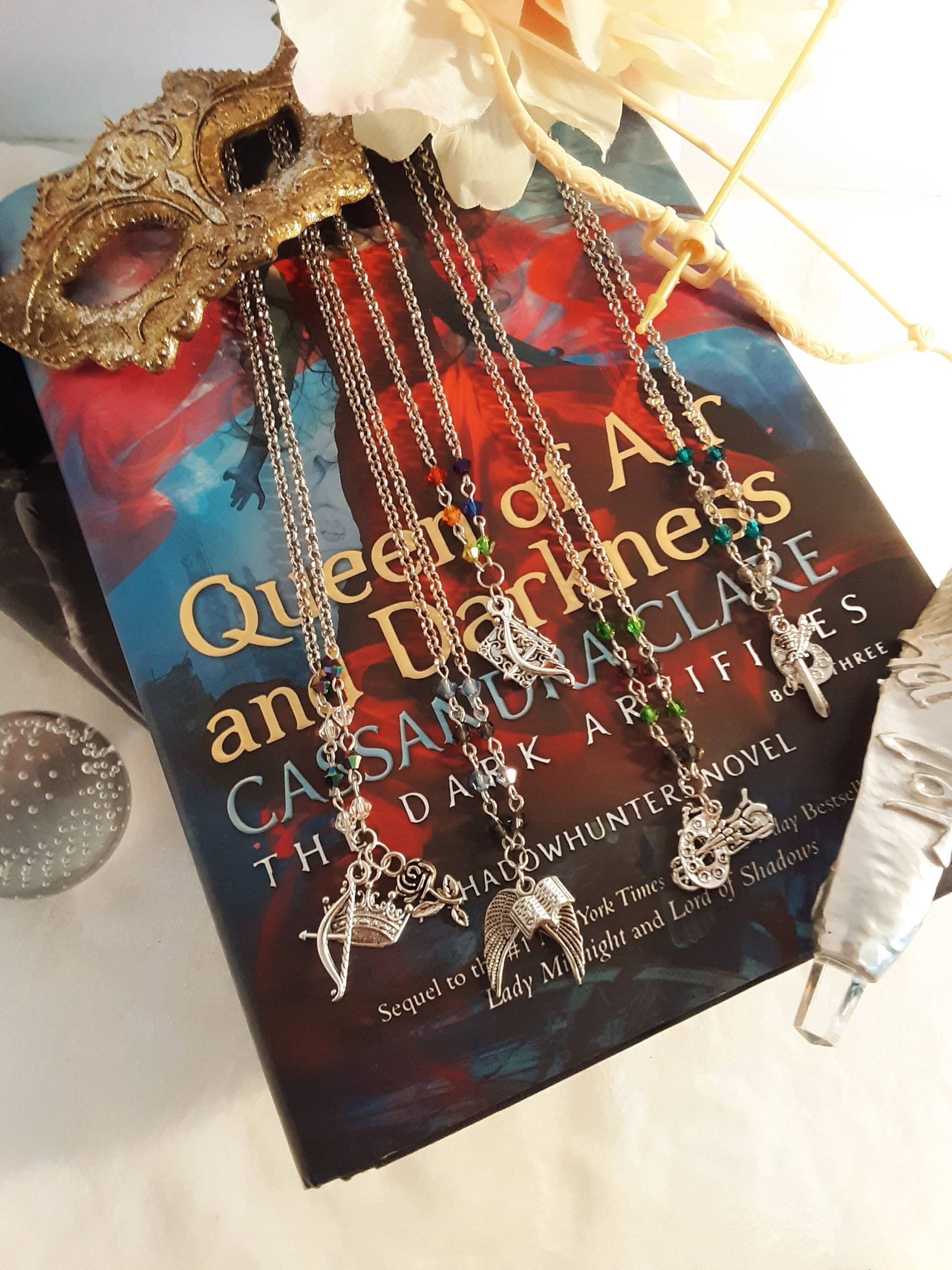 Die Chroniken Der Unterwelt, Inspirierte The Dark Artifices Otp Paar Halsketten, Clace, Wessa, Kierarktina, Malec Und Jemma Die Chroniken Der Unterwelt, Inspirierte The Dark Artifices Otp Paar Halsketten, Clace, Wessa, Kierarktina, Malec Und Jemma von TheWindwardMerchant