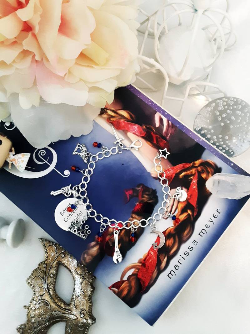 Die Lunar Chroniken Inspiriert Bettelarmband Die Lunar Chroniken Inspiriert Bettelarmband von TheWindwardMerchant