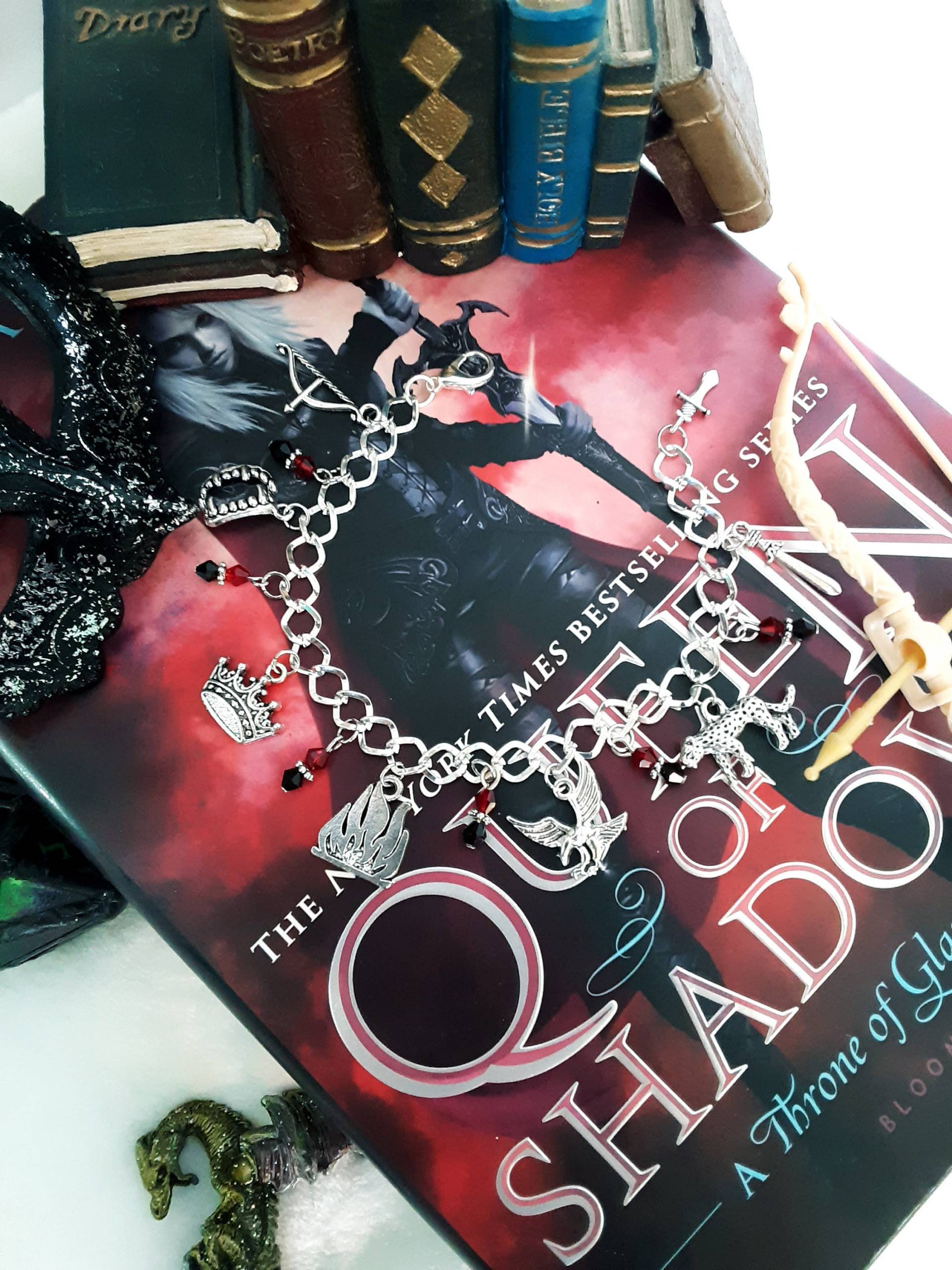 Queen Of Shadows Inspiriertes Metall Bettelarmband, Aelins Hof Und Freunde Queen Of Shadows Inspiriertes Metall Bettelarmband, Aelins Hof Und Freunde von TheWindwardMerchant
