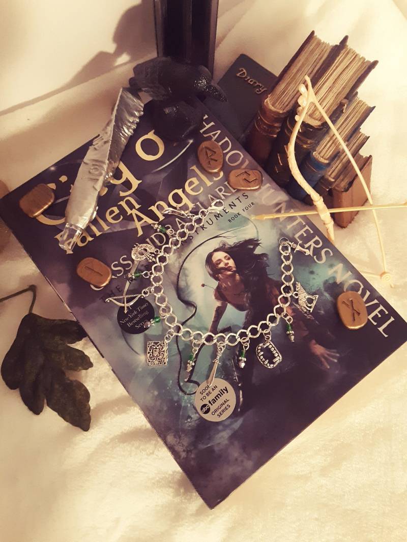 The Mortal Intruments Bettelarmband The Mortal Intruments Bettelarmband von TheWindwardMerchant