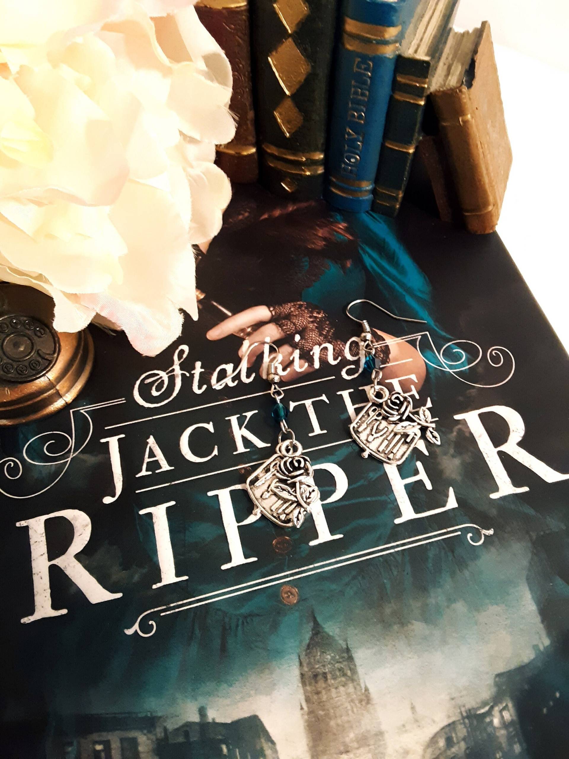 stalking Jack The Ripper Inspirierte Baumeln Ohrringe stalking Jack The Ripper Inspirierte Baumeln Ohrringe von TheWindwardMerchant