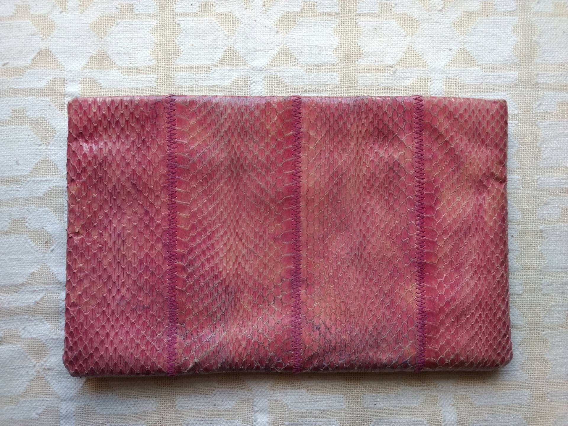 Rosa Schlangenhaut Clutch Vintage Leder Geldbörse von TheWishingWardrobe