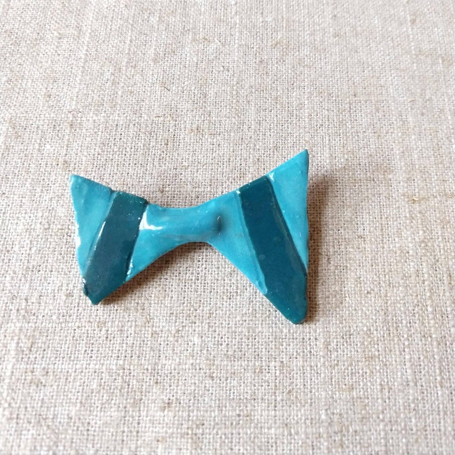 Seltsame Funky Fliege Krawattennadel 1980Er Jahre Vintage Keramikschleife Bunt Bemalte 80Er Handgemachte Keramiknadel Seltsame Funky Fliege Krawattennadel 1980Er Jahre Vintage Keramikschleife Bunt Bemalte 80Er Handgemachte Keramiknadel von TheWishingWardrobe