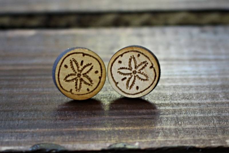 Holz Sand Dollar Ohrringe Holz Sand Dollar Ohrringe von TheWoodReserveFL