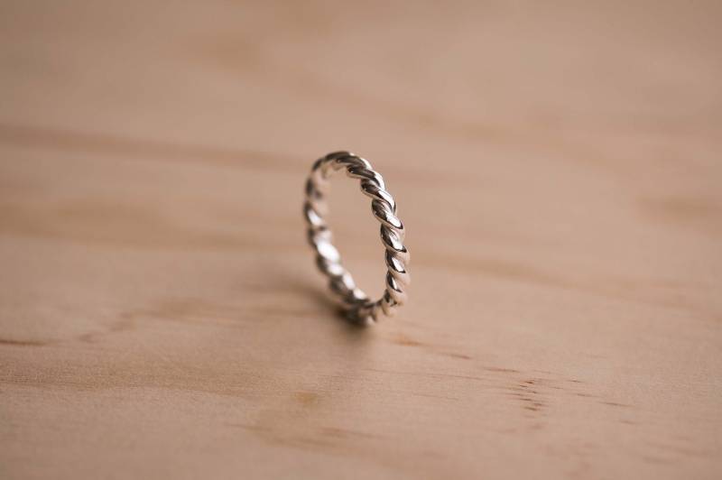 Handgefertigter Ring Aus Recyceltem Silber von TheWoodenCircleCo