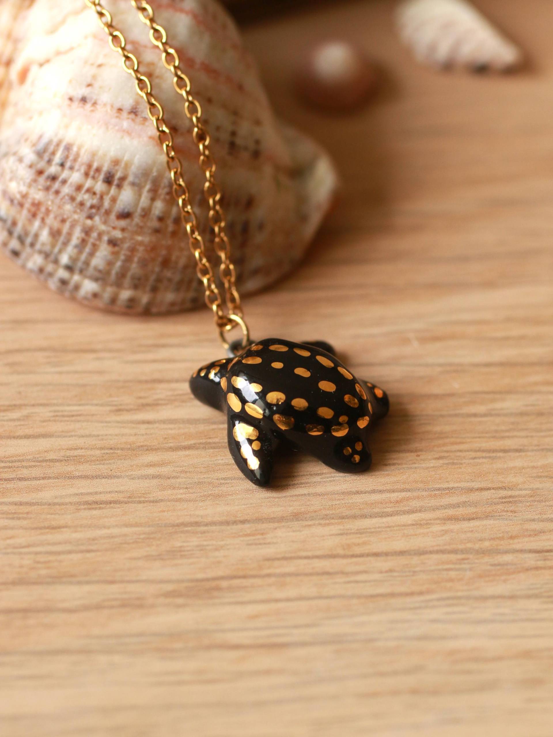 Keramik Schildkröte Halskette - Handgemachte Porzellan Schwarze Anhänger Niedlichen Ozean Tier Schmuck Charme Meerestiere Ozeanliebhaber von TheWoodsofWonder