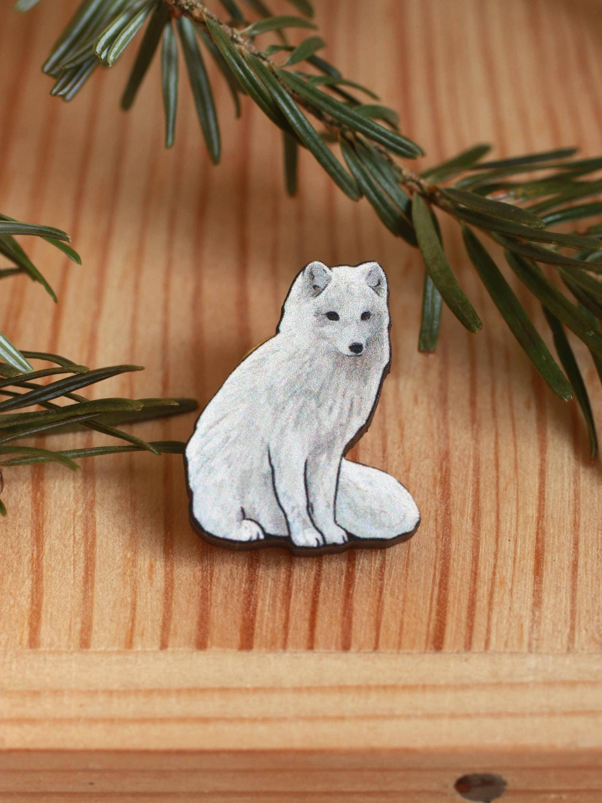 Polarfuchs Pin - Weißer Fuchs Jungtier Brosche Holzfuchs Abzeichen Schmuck Holzschmuck Fox Geschenkidee Polarfuchs Pin - Weißer Fuchs Jungtier Brosche Holzfuchs Abzeichen Schmuck Holzschmuck Fox Geschenkidee von TheWoodsofWonder