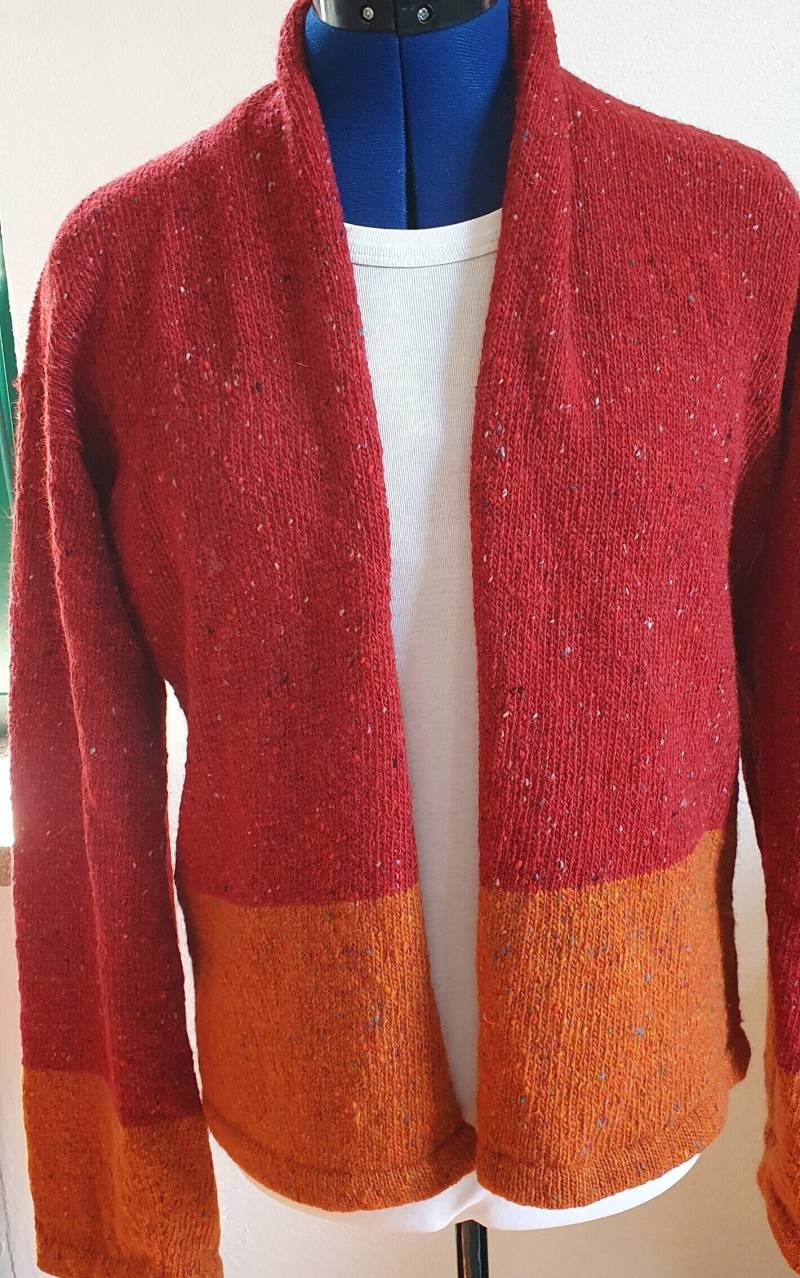 Gestrickte Jacke Mit Schalkragen in Rot-Orange Aus Schurwolle Mohair Größe 40 Schmalen Langen Ärmeln von TheWoollyWay