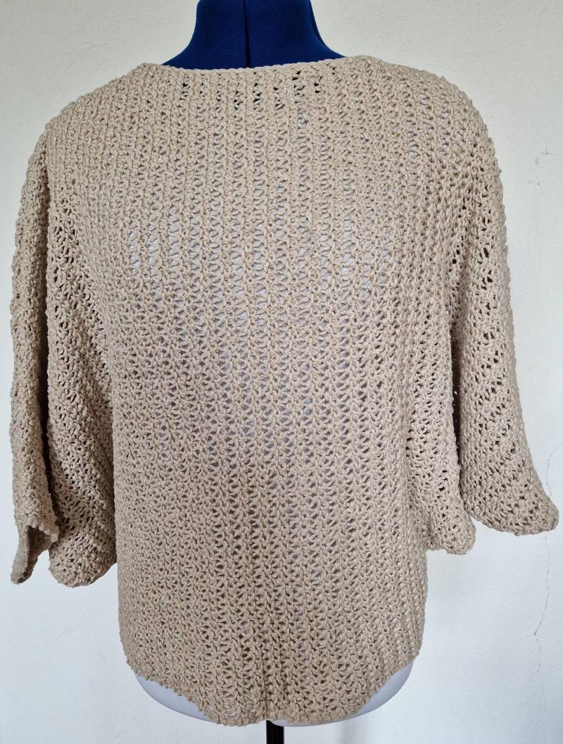 Handgestrickter Quergestricktes Shirt, Pullunder, Kurzer Pullover Zum Drüberziehen in Oversize Im Fallmaschenmuster Natur, Nachhaltig von TheWoollyWay