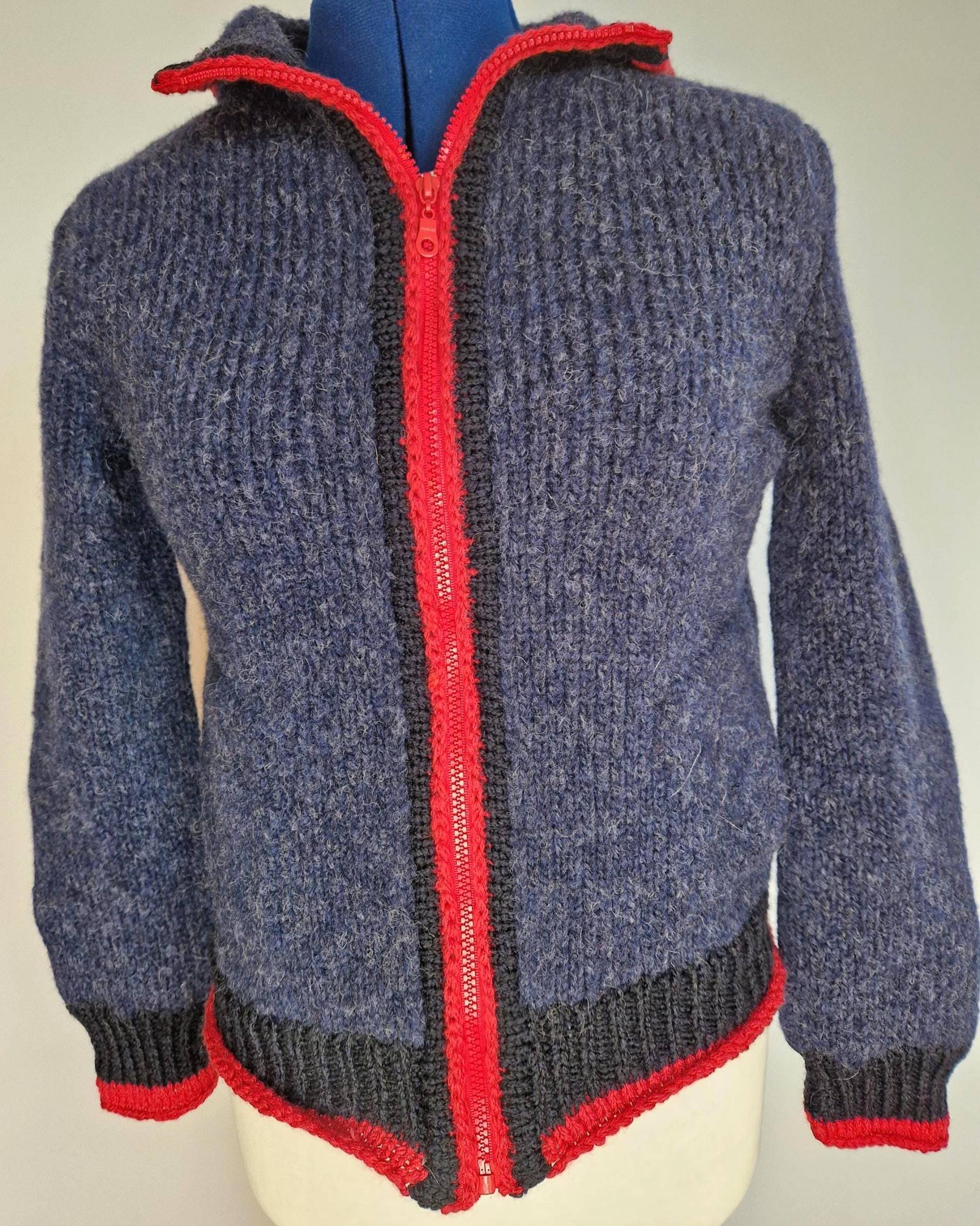 strickjacke Mit Kapuze Und Taschen Reißverschluss in Dunkelblau Aus Rowan-Wolle Alpaka Größe 38 von TheWoollyWay