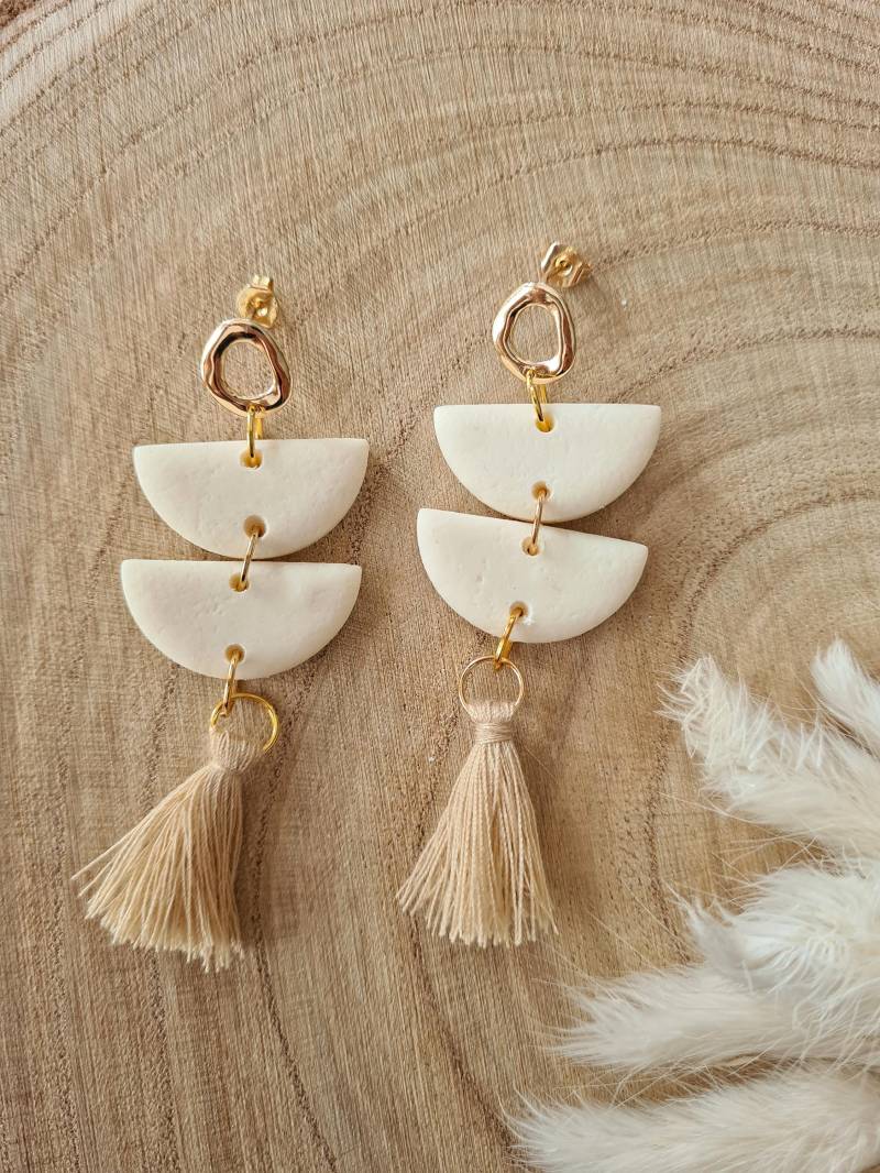 Leather Effect Clay Earrings Creme & Gold With Tassels | Ledereffekt Fimo Ohrringe Und Mit Quasten Leather Effect Clay Earrings Creme & Gold With Tassels | Ledereffekt Fimo Ohrringe Und Mit Quasten von TheYellowWeaver