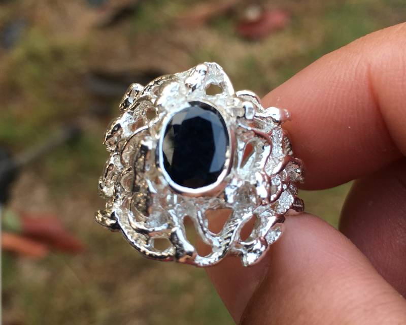 Natürlicher Schwarzer Saphir Ring Sterling 925 | Unbehandelt Natürlicher Schwarzer Saphir Ring Sterling 925 | Unbehandelt von Thebestgem