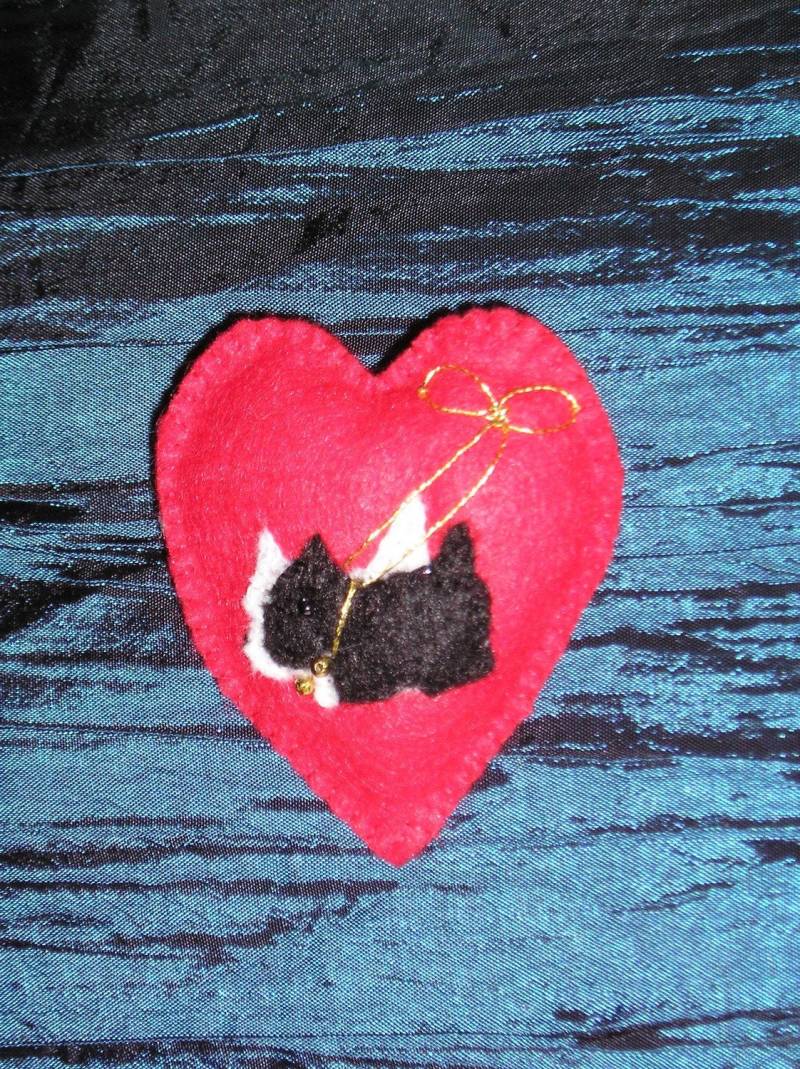 stil Der 1940Er Jahre, Vintage, Handgemachte Scottie Hund & Herz-Brosche von Thebritishhomefront