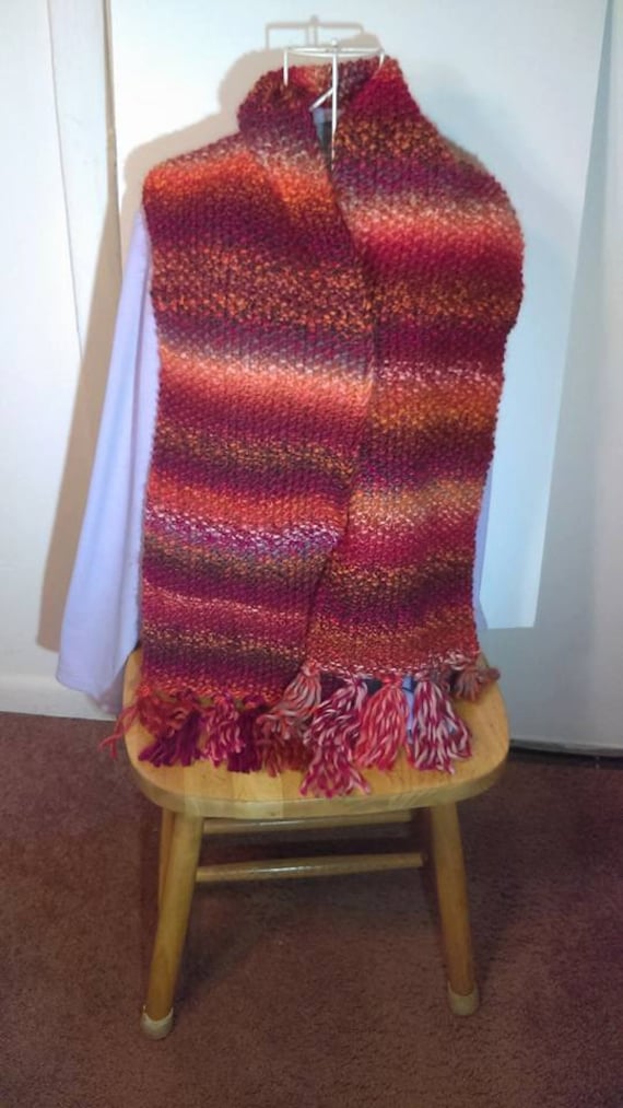 Langer Warmer Schal Mit Quasten Langer Warmer Schal Mit Quasten von Thecolorfulknitter