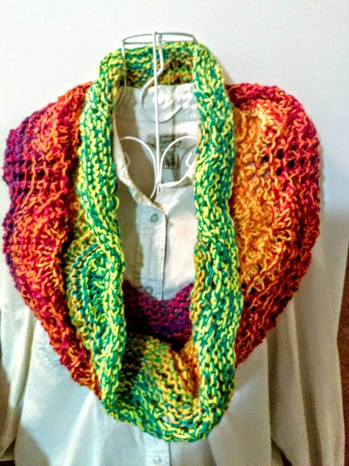 Set Aus Loop, Schal Und Ohrenwärmer Set Aus Loop, Schal Und Ohrenwärmer von Thecolorfulknitter