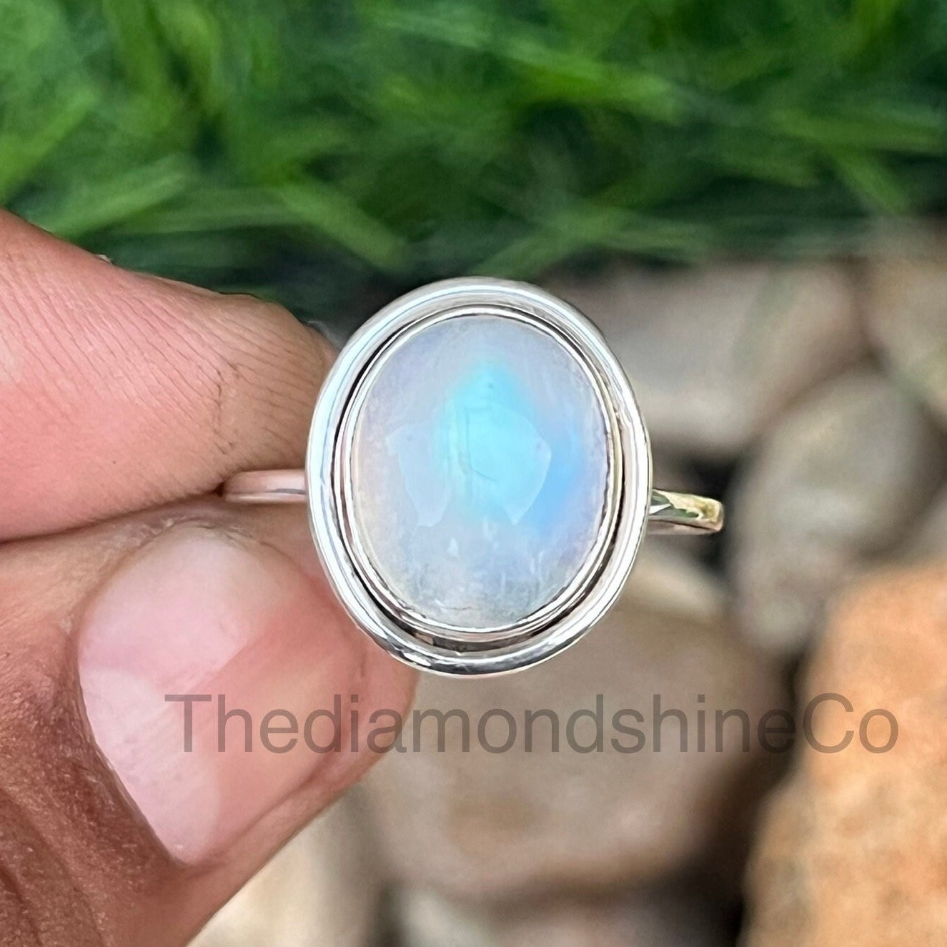 Blauer Feuer Mondstein Silber Ring, Zierlicher Blauer Ovaler Edelstein Handgemachter Boho Frauen Ring Für Jahrestagsgeschenk von ThediamondshineCo