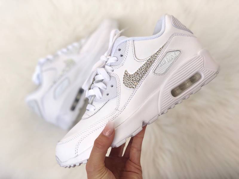 Swarvoski Nike Air Max 90, Hochzeits-Nikes, Hochzeits-Nike-Schuhe, Braut-Nike-Schuhe Swarvoski Nike Air Max 90, Hochzeits-Nikes, Hochzeits-Nike-Schuhe, Braut-Nike-Schuhe von TheeQueenOfBling