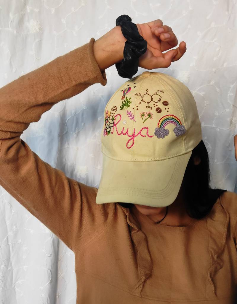 Hand Bestickte Personalisierte Kappe/Personalisierte Stickmütze Hut Nach Maß Handbestickte Mütze Geschenk Zum Muttertag von Thefantasystitch