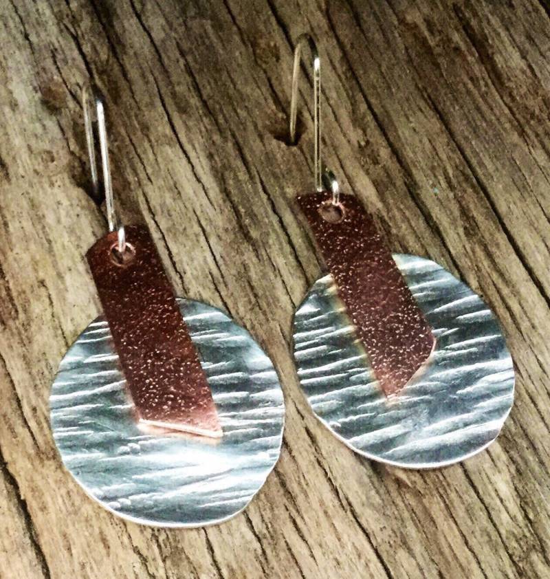 Atemberaubende Silber Und Kupfer Ohrringe/Leichte Einzigartige Geschenk Ohrclips Designer Aus von Thefuncompany