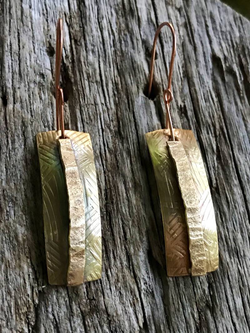 Pferdeliebhaber Ohrringe/Südwestliche Messingohrringe/Handgefertigte Messingohrring/Rustikale Messingohrringe Mit Muster/Leichte Ohrclips von Thefuncompany