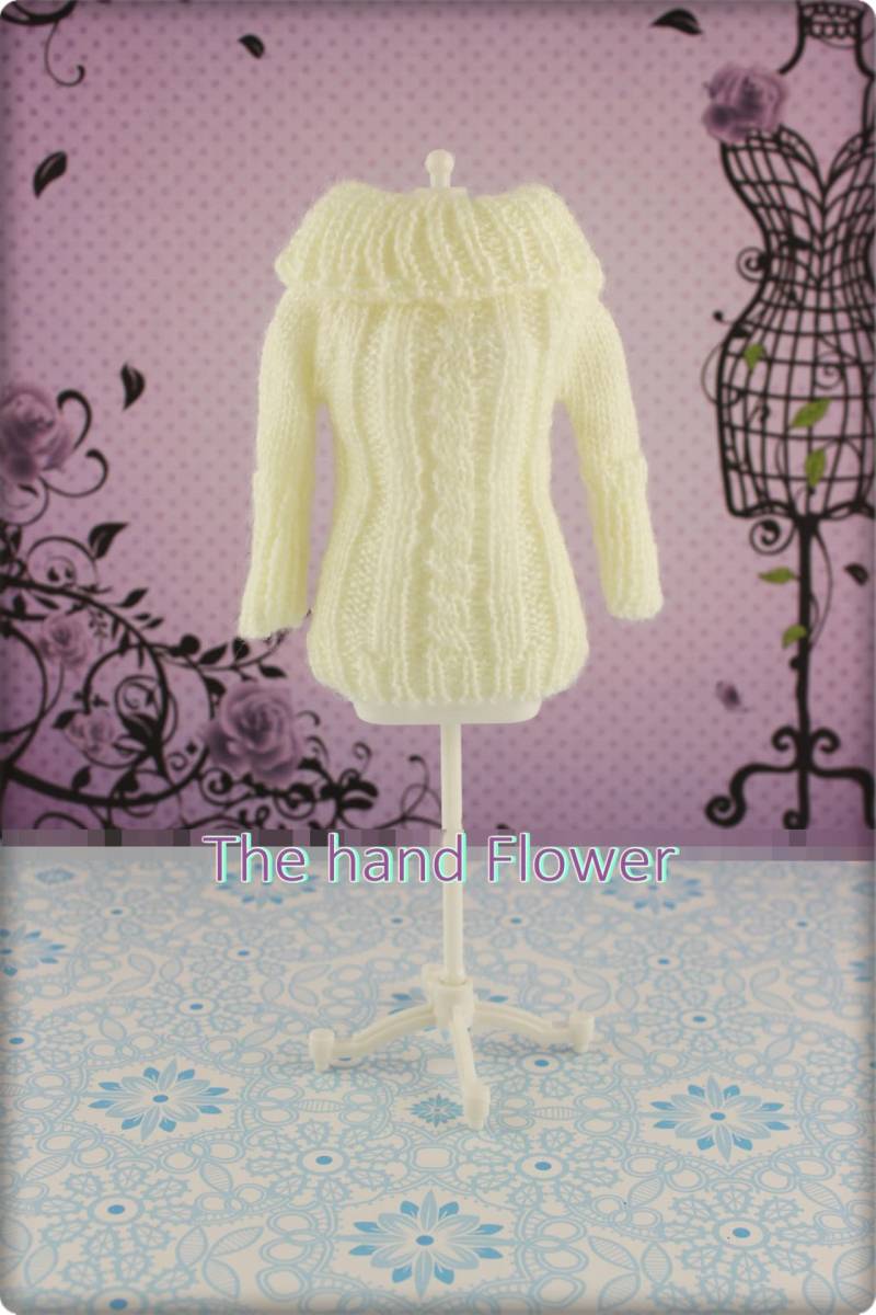 Blythe Weißer Pullover, Winterpullover, Winterkragenpullover von Thehandflower