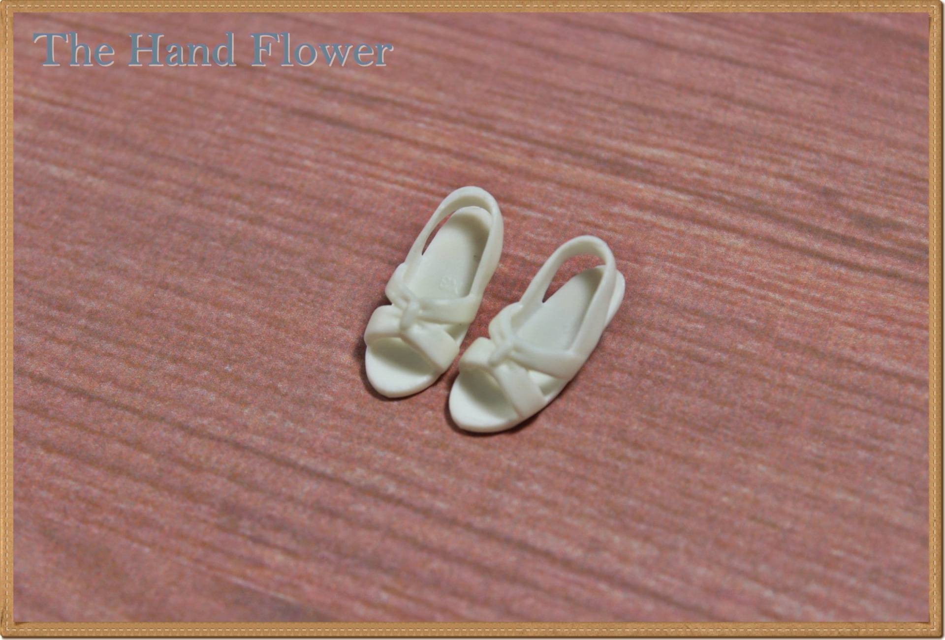 Neo Blythe My Best Friend Weiße Slingback-Schuhe Puppe von Thehandflower