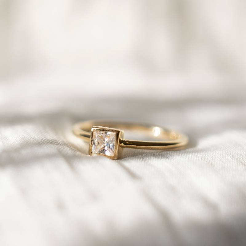 Prinzessin Diamant Verlobungsring, Minimalist Goldring, 10K-18K Gold Handgemachter Ring Für Sie, Jubiläumsgeschenk, 14K Goldring von Thekamyajewels
