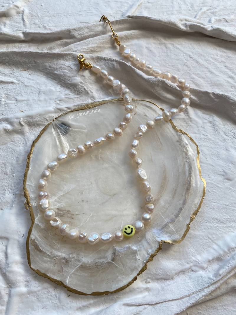 Smiley Süßwasserperlen Kette Perlenkette Unisex Herren Schmuck Damen von ThelabelDrowna
