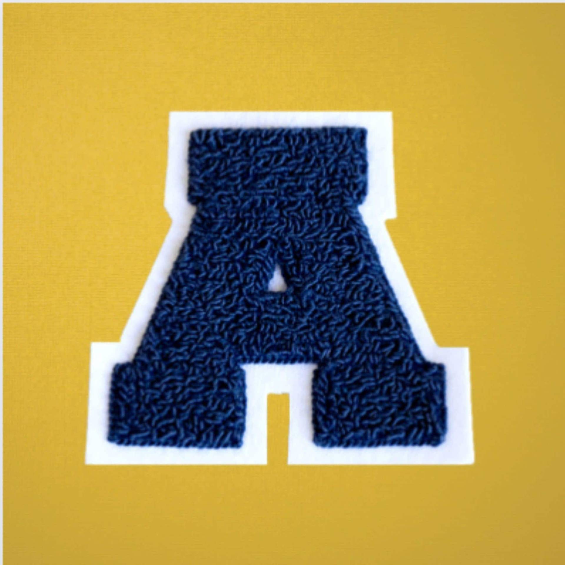 Großer Varsity Buchstaben Chenille Filz Aufnäher 11, 5 cm Königsblau/Weiß von Thelettermanco